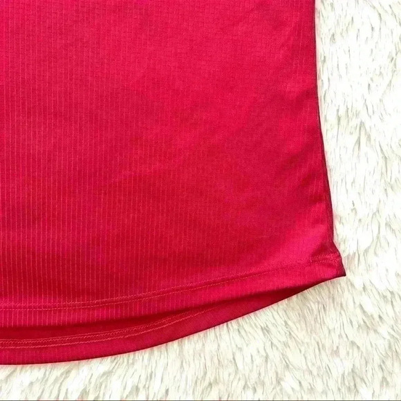 UnderArmour Fushia Lightweight Running Racerback Athletic Tank Top Size S - Picture 3 of 9